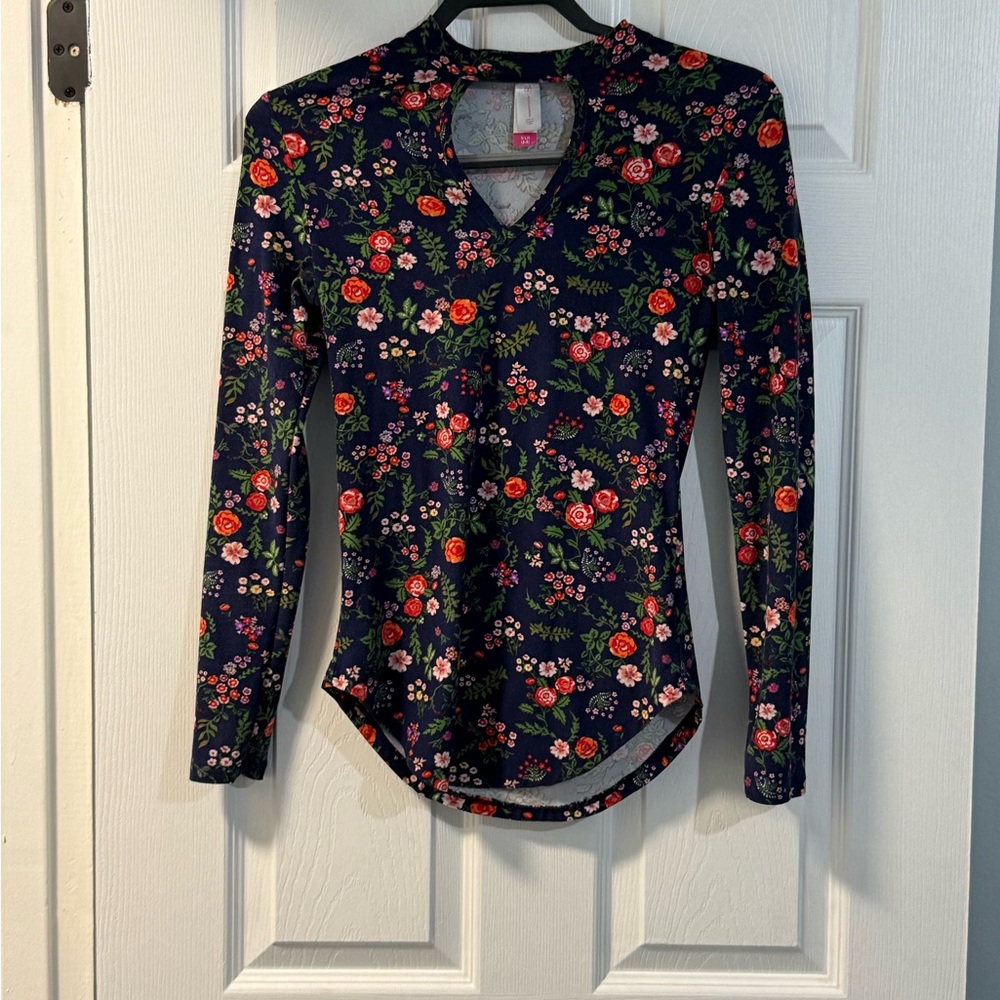 Women’s- Navy Floral Long Sleeve Blouse - key hole cut out - Small